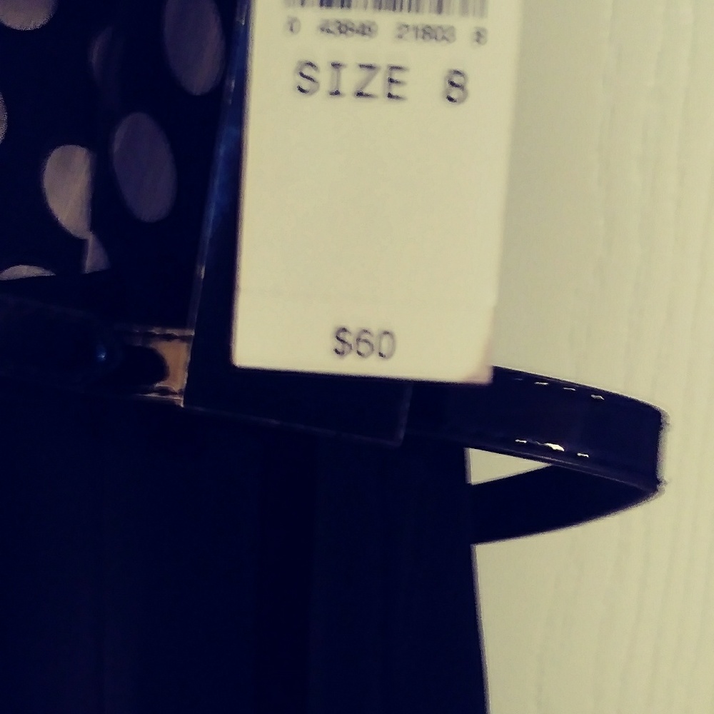 Dress. - Picture 3 of 6
